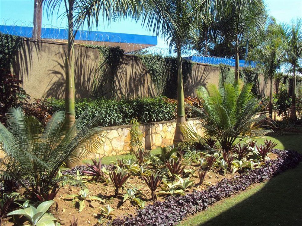 Silver Springs Hotel Kampala Exterior photo